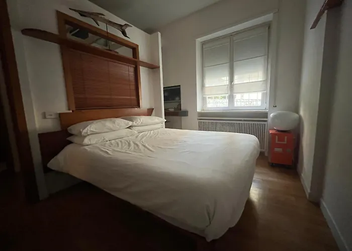 DOMUS B Corso Francia apartment